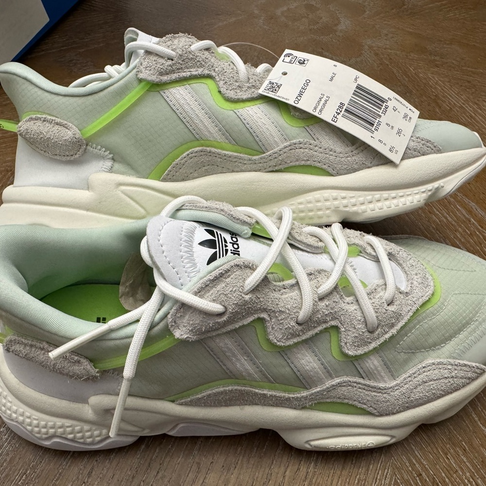 NEW in Box Adidas Ozweego Men’s Shoes - Green and White